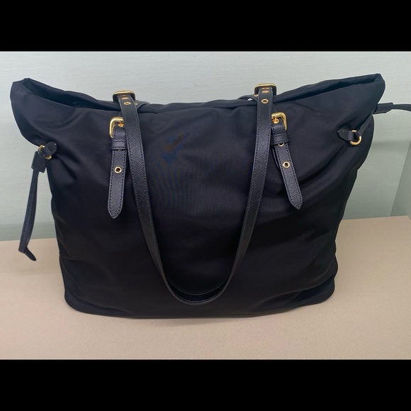 Prada tote - Picture 2 of 6